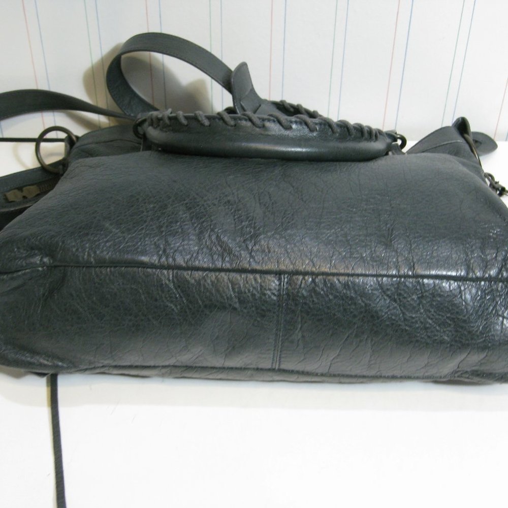 BALENCIAGA Gray Anthracite Town Crossbody Leather Bag - Picture 15 of 15